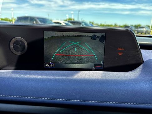 Used 2021 Lexus UX 250h w/ Premium Package AWD/4WD image 17