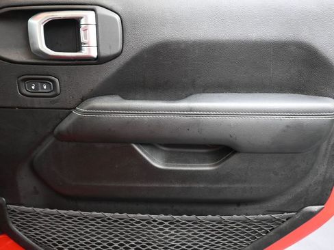 Used 2020 Jeep Wrangler Unlimited Sahara w/ Uconnect 4C Nav & Sound Group image 11