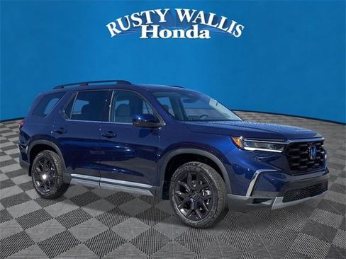 New 2025 Honda Pilot Touring image 1