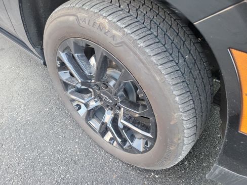 Used 2025 Chevrolet Tahoe High Country image 4