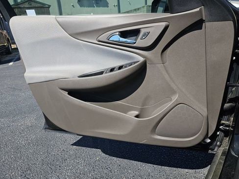 Used 2018 Chevrolet Malibu LT image 24