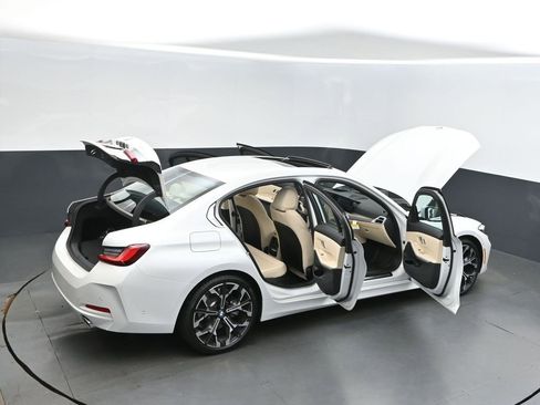 Certified 2025 BMW 330i Sedan w/ Premium Package image 49
