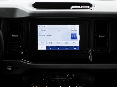 Used 2021 Ford Bronco 2-Door AWD/4WD image 28