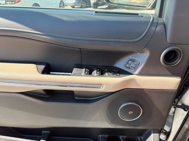 Used 2024 Ford Expedition Limited RWD image 40