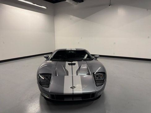 Used 2006 Ford GT RWD image 15