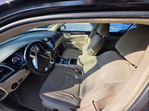 Used 2012 Chrysler 300 RWD image 12