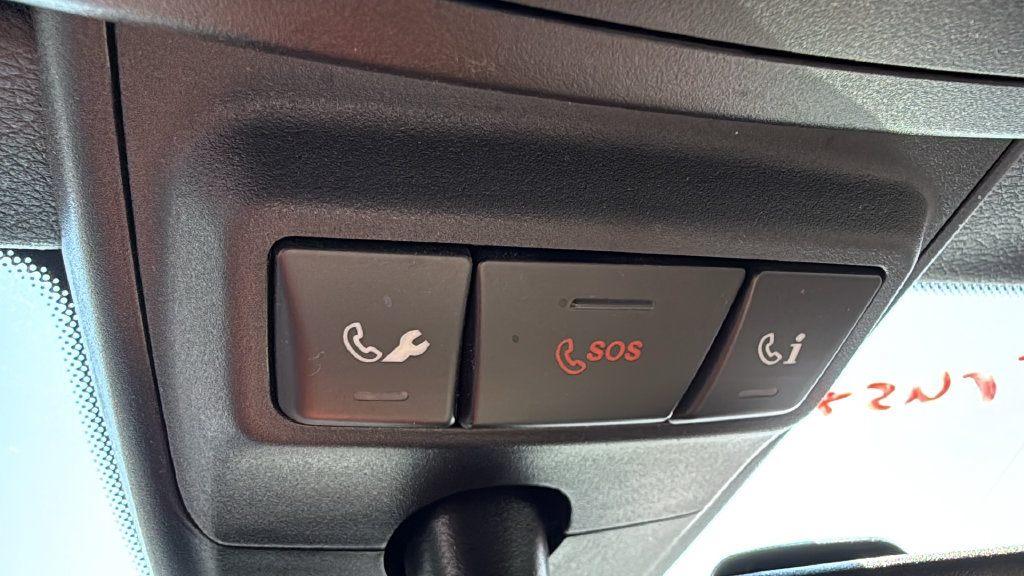 Certified 2018 Mercedes-Benz C 300 4MATIC Cabriolet image 31