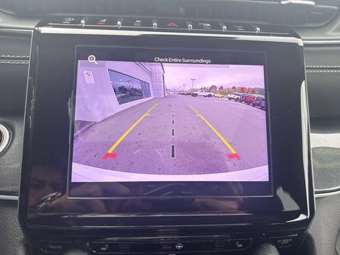 Used 2023 Jeep Grand Cherokee Altitude image 26