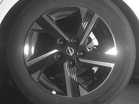 Used 2025 Nissan Sentra SV image 14