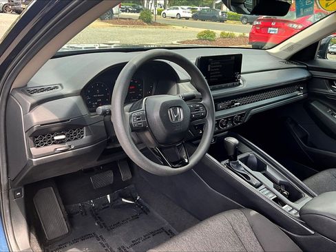 Used 2025 Honda Accord SE image 13
