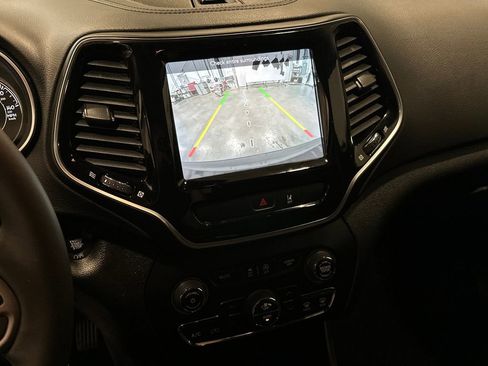 Used 2022 Jeep Cherokee Limited AWD/4WD image 22