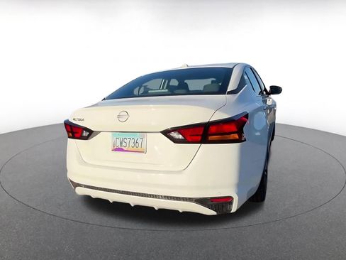 Used 2025 Nissan Altima 2.5 SV image 15