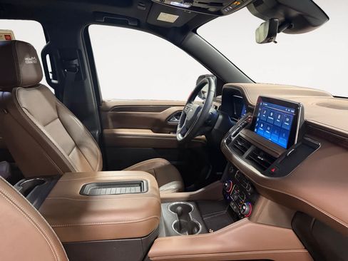 Used 2023 Chevrolet Tahoe High Country AWD/4WD image 16