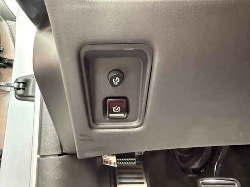 Used 2020 Chevrolet Corvette Stingray Preferred Cpe w/ 2LT Preferred Equipment Group RWD image 42