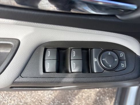 Used 2024 Chevrolet Equinox LS FWD image 38