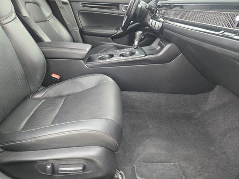 Used 2022 Honda Civic Touring image 16