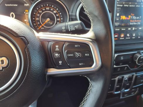 Used 2020 Jeep Gladiator Overland image 11