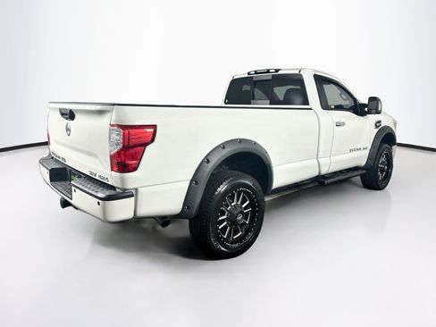 Used 2018 Nissan Titan SV w/ SV Convenience Package AWD/4WD image 9
