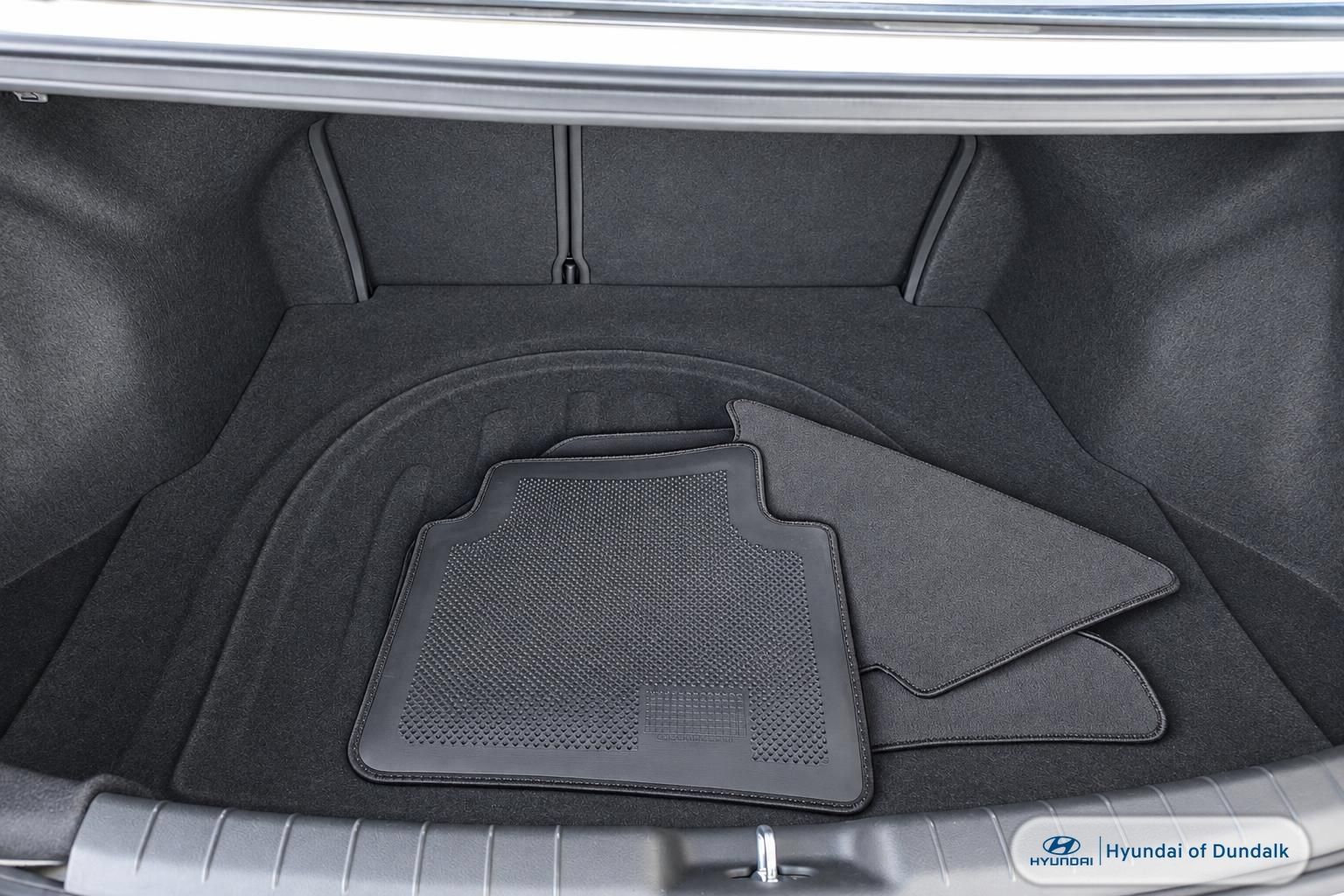 Used 2020 Hyundai Elantra SE FWD image 14