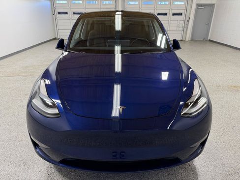 Used 2024 Tesla Model Y Long Range AWD/4WD image 3