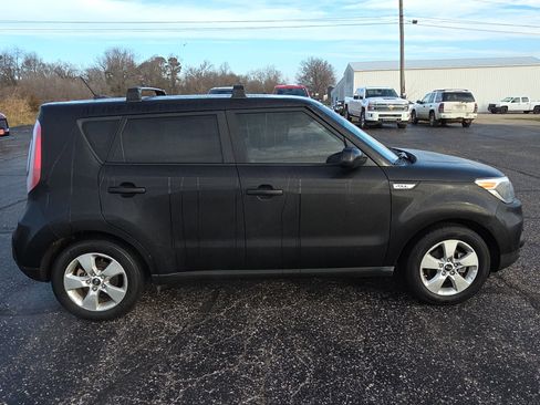 Used 2017 Kia Soul image 8