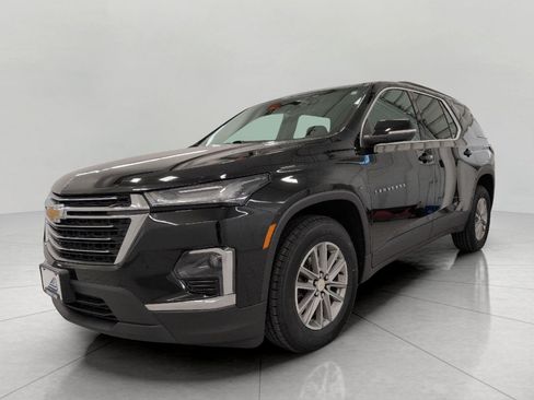 Used 2023 Chevrolet Traverse LT w/ Rear Camera Mirror Package AWD/4WD image 12