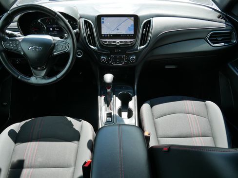 Used 2022 Chevrolet Equinox RS w/ Infotainment Package AWD/4WD image 10