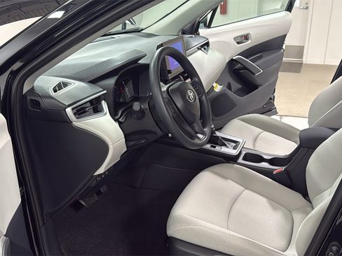 New 2026 Toyota Corolla Cross L image 12