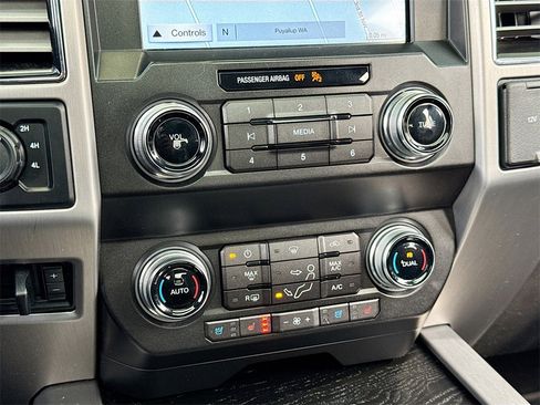 Used 2019 Ford F350 Platinum w/ Platinum Ultimate Package image 20