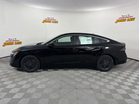 New 2026 Nissan Sentra SV w/ SV Convenience Package image 2