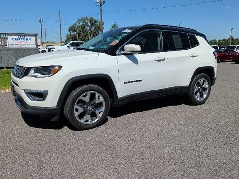 Used 2018 Jeep Compass Limited w/ Navigation Group AWD/4WD image 1