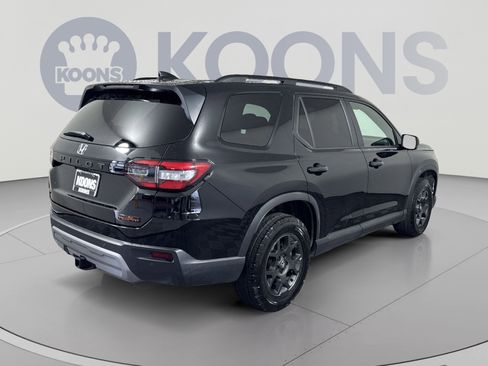 Used 2023 Honda Pilot TrailSport image 7