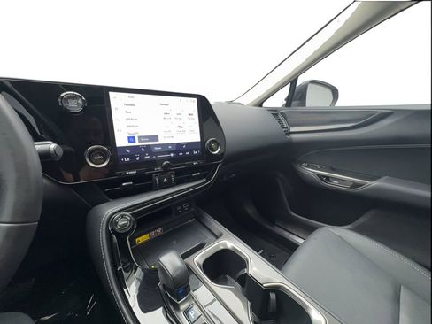 Used 2025 Lexus NX 250 FWD w/ Cold Area Package image 40