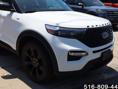 Used 2023 Ford Explorer ST-Line w/ Class IV Trailer Tow Package AWD/4WD image 2