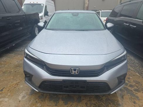 Used 2023 Honda Civic Touring image 2
