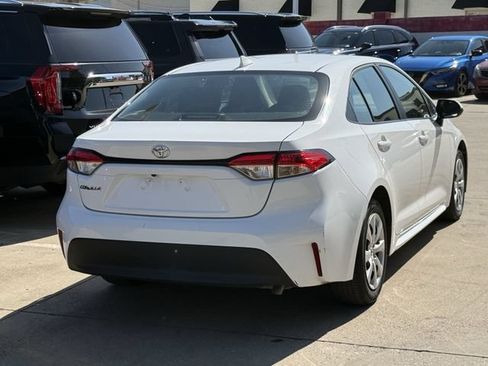 Used 2024 Toyota Corolla LE FWD image 4