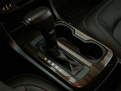 Used 2017 GMC Canyon SLT w/ Driver Alert Package image 23