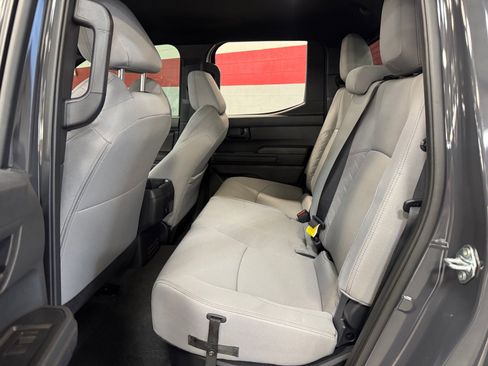 Certified 2025 Toyota Tacoma SR5 AWD/4WD image 17