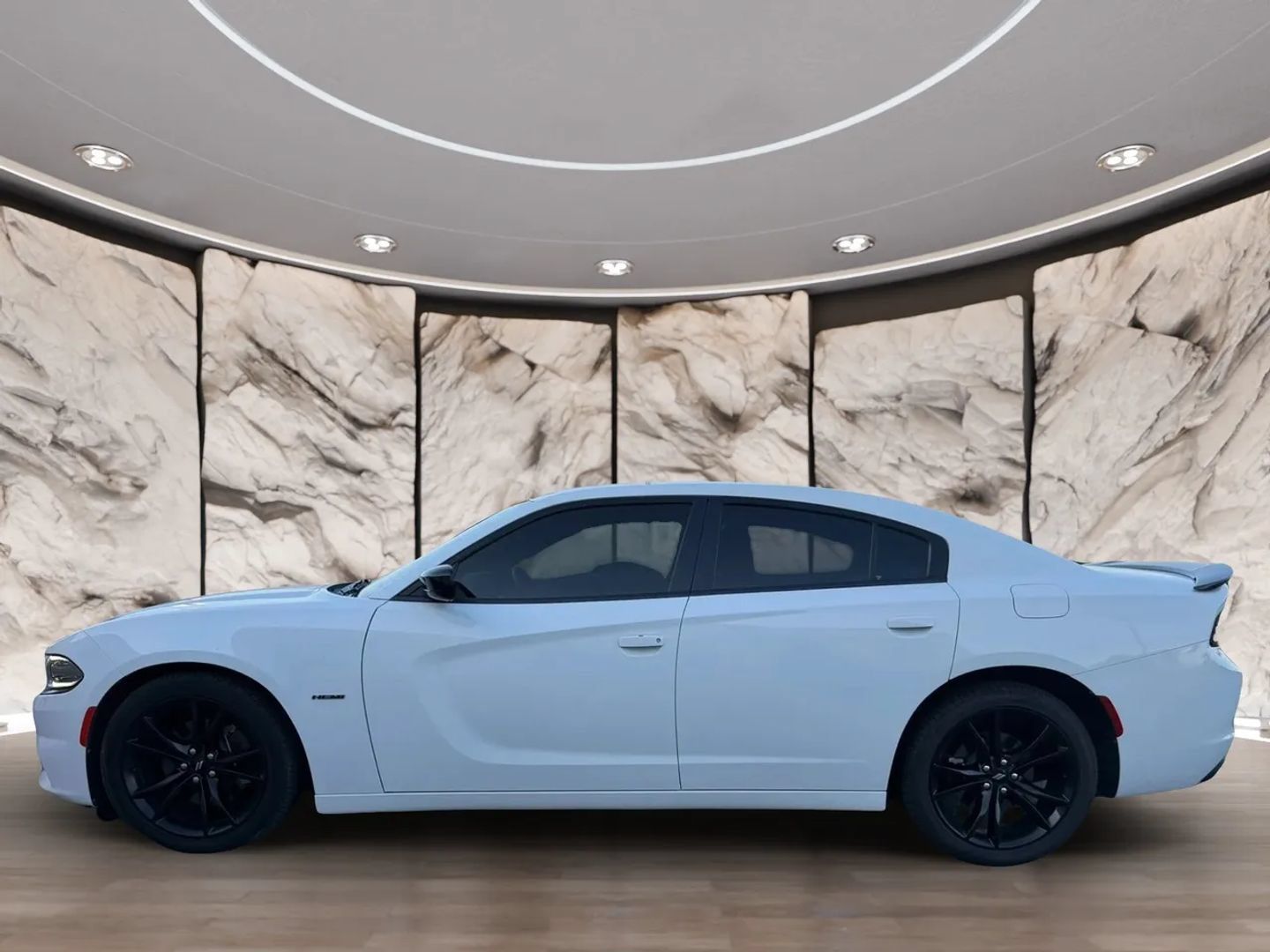 Used 2018 Dodge Charger R/T w/ Blacktop Package RWD image 5