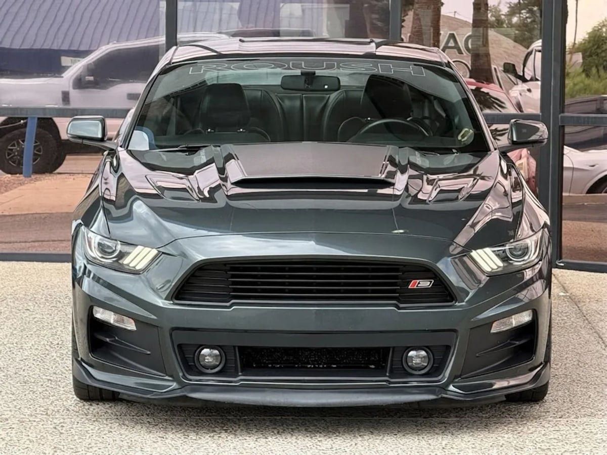Used 2016 Ford Mustang GT Premium w/ Equipment Group 401A RWD image 19