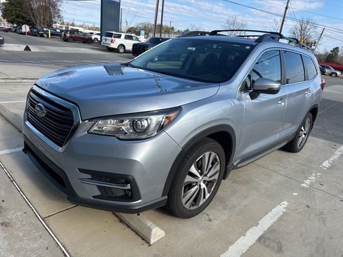 Used 2022 Subaru Ascent Limited w/ Technology Package image 4