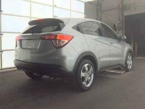 Used 2017 Honda HR-V EX image 3