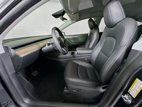 Used 2024 Tesla Model Y Long Range image 13