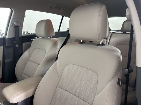 Used 2022 Kia Sportage LX FWD image 9