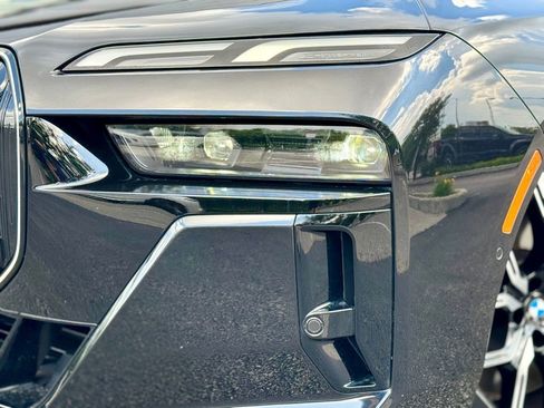 Used 2024 BMW 760i xDrive w/ Premium Package 2 image 11