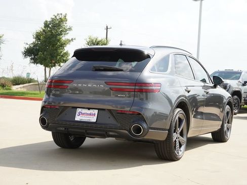 Used 2022 Genesis GV70 3.5T Sport w/ Sport Prestige Package AWD/4WD image 9