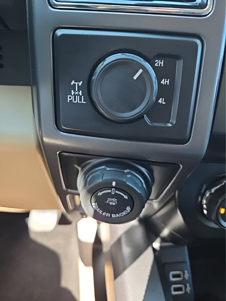 Used 2019 Ford F150 XLT w/ Equipment Group 302A Luxury AWD/4WD image 26