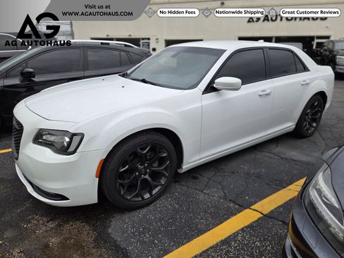 Used 2020 Chrysler 300 S RWD image 1