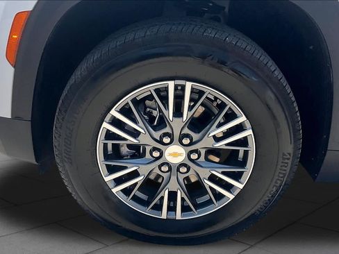 Used 2026 Chevrolet Traverse LT FWD image 10
