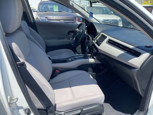 Used 2018 Honda HR-V LX image 22